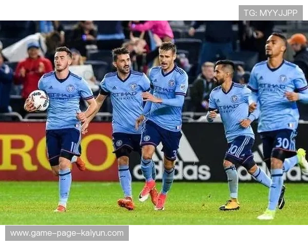 纽约城逼抢强度十足,托雷斯门前抢点破局——从城市脉搏到球场瞬间的全景解码